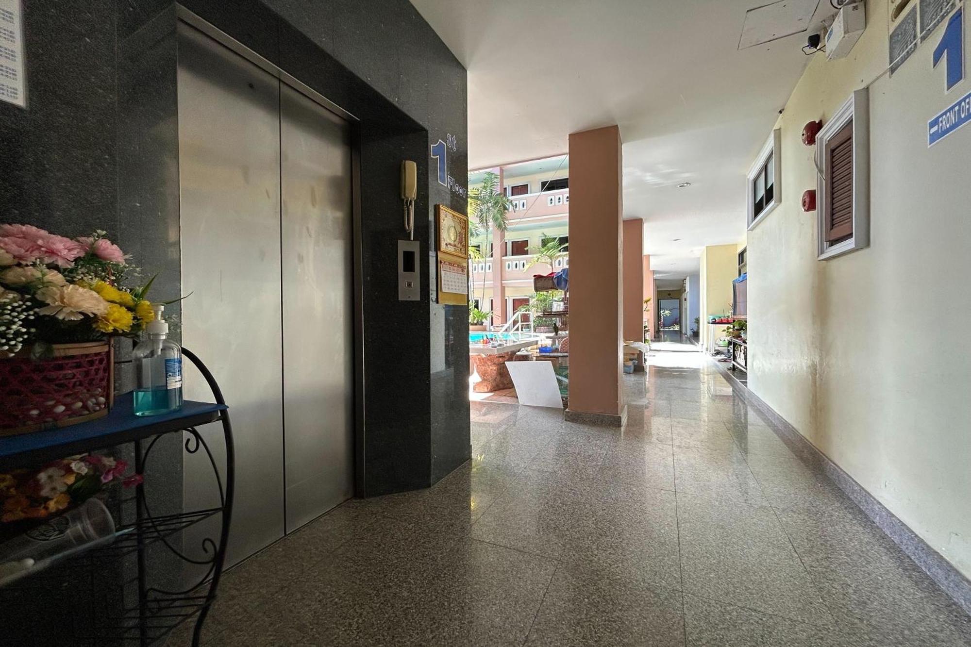 Sb Park Mansion Hotel Phuket Exterior photo